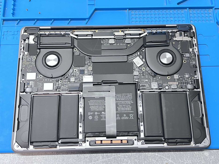 Реновиран лаптоп Apple MacBookPro16.2 13.3" i7-1068NG7 32GB 500GB