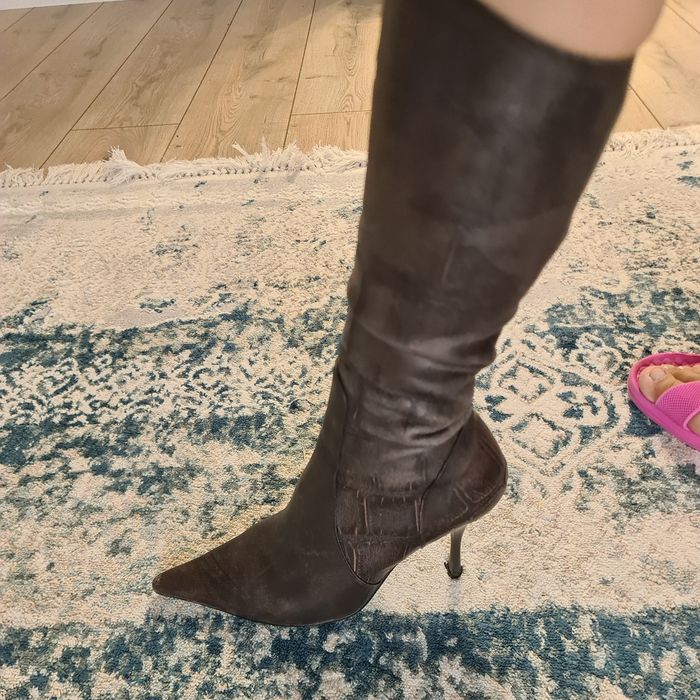 Қымбат аяқ киімдер