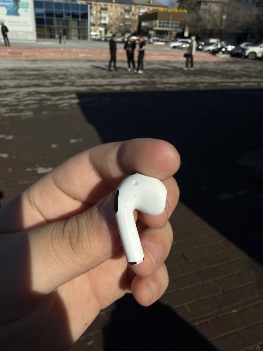 продаю Airpods 3