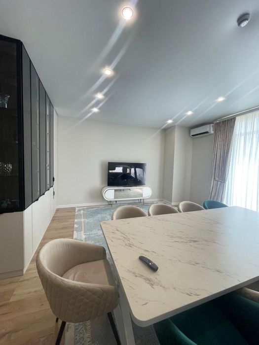 Стол стулья отличные