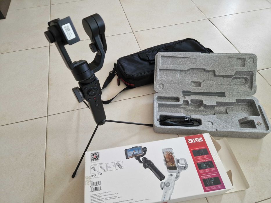 Стабилизатор за смартфони-Гимбал- Zhiyun-Tech SMOOTH 4