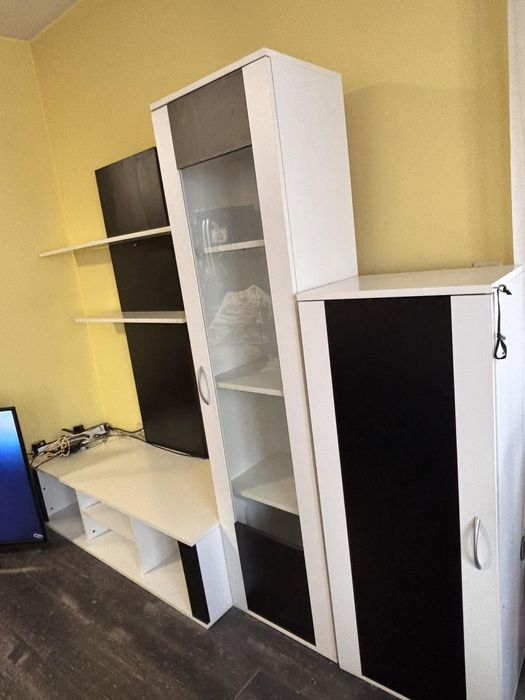 Продавам секция