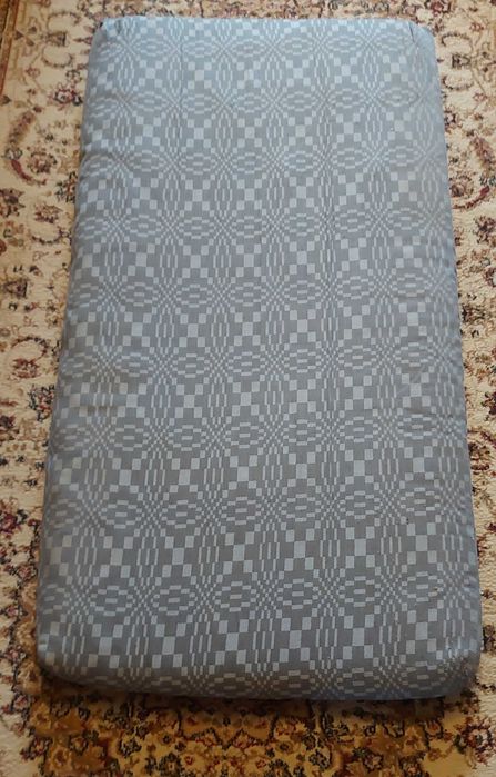 Продам детский матрас ортопедический.