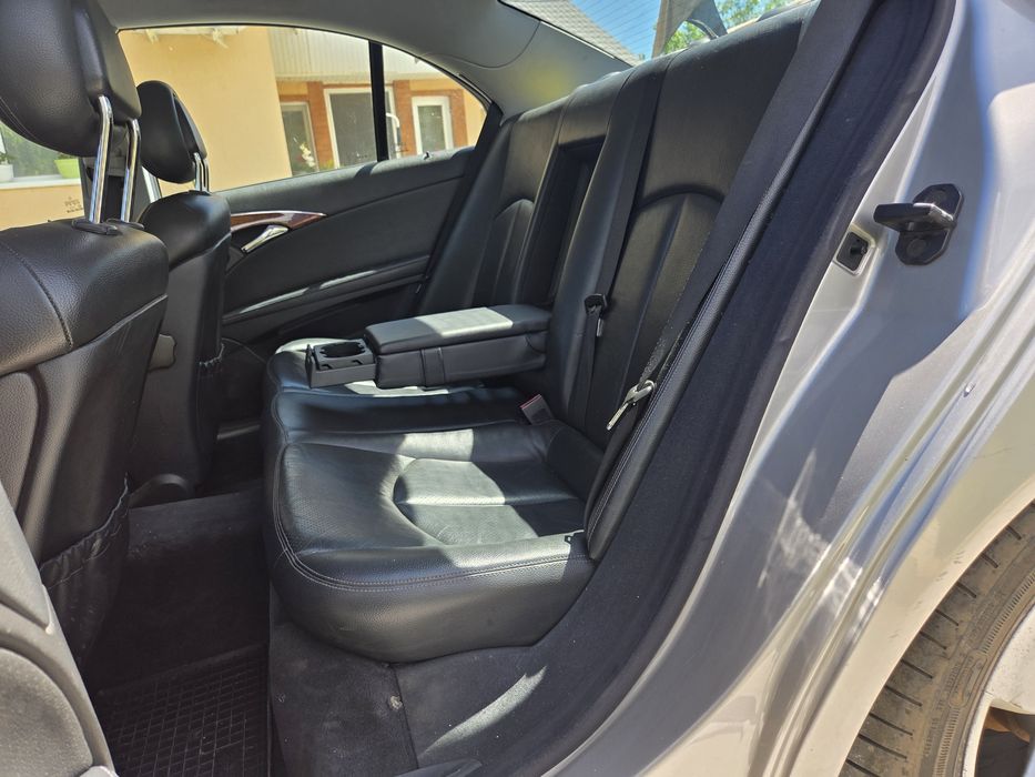 Mercedes E class W211
