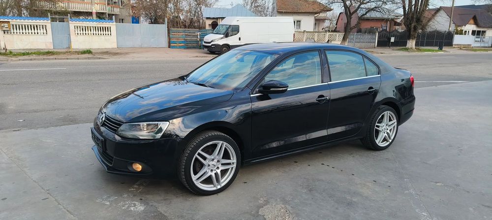 Volkswagen Jetta 2011 diesel, 4.409 € — imagine 2