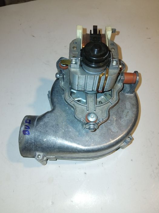 Ventilator ebmpapst RLL108/4000A2-3030LH-616 azi