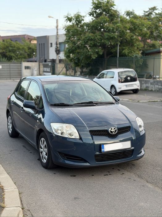 Vând Toyota Auris 2008, mașina tank pentru începători sau oraș