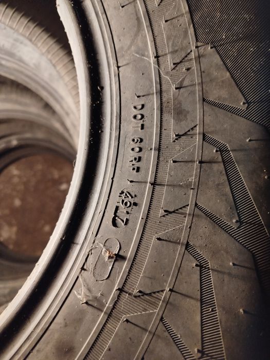 Продам комплект шин