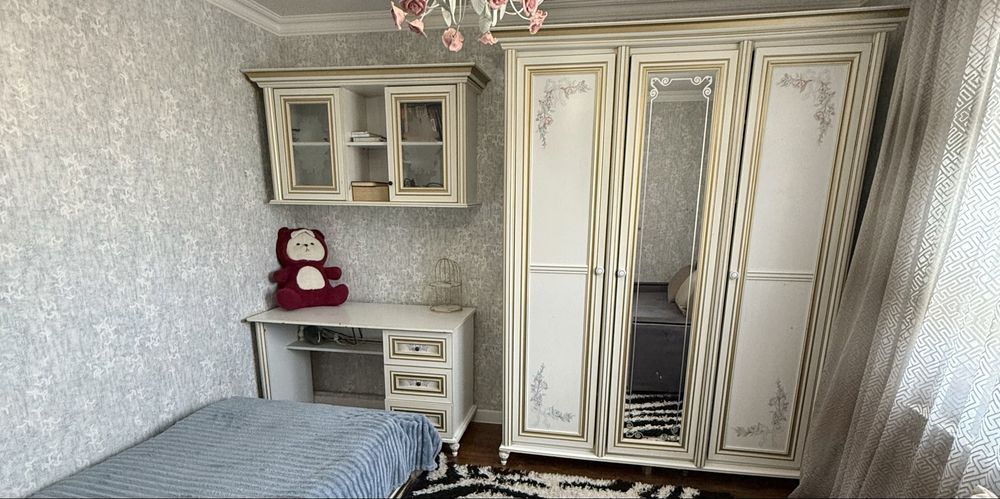 стол + полка, диван, шкаф