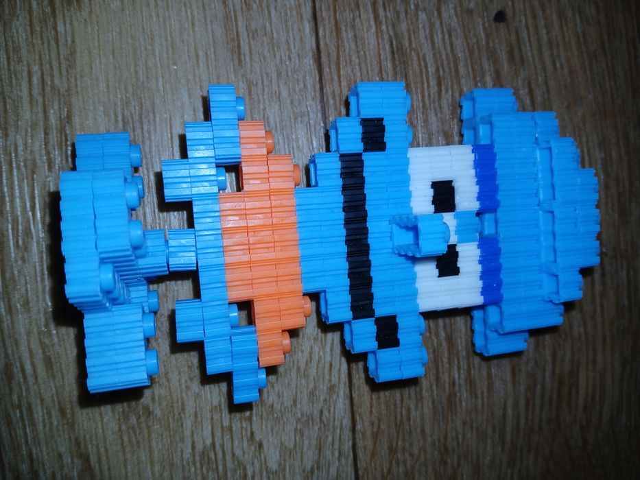 Продоется собравшое лего