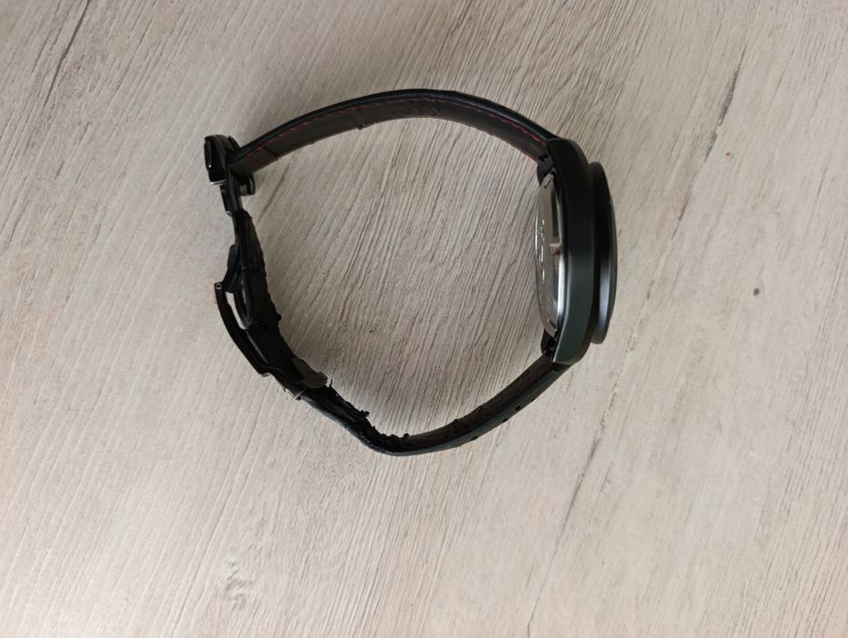 Omega qol soati sotiladi
