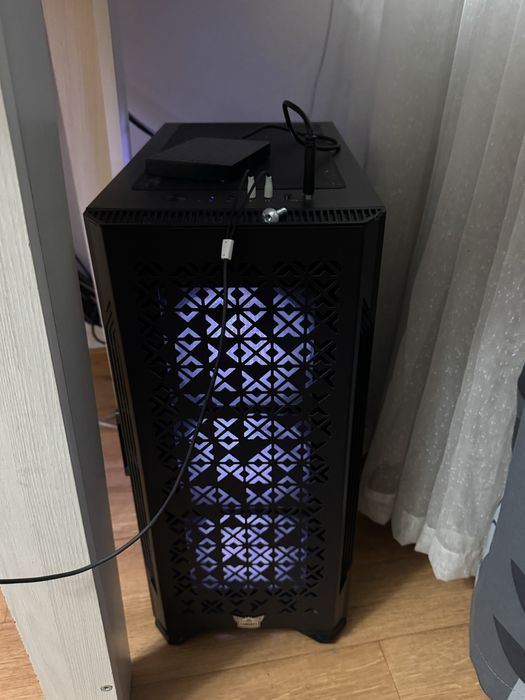Игровой компьютер + монитор, мышь и клавиатура в подарок