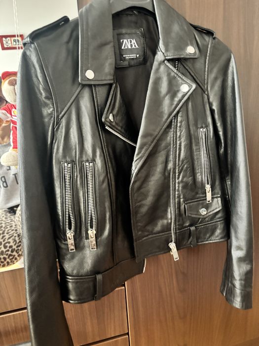 Geaca de piele neagra Zara