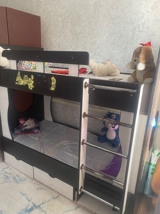 Продам кроватку двухъярусную