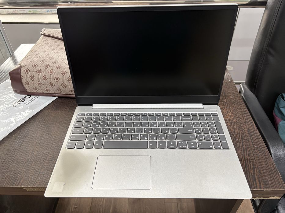 Lenovo 330S-15ARR