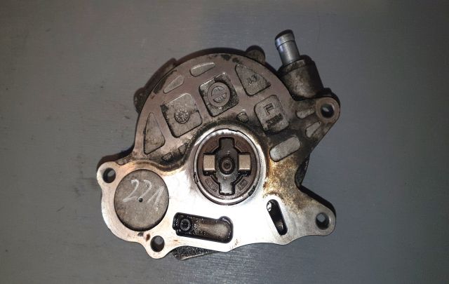 Pompa vacuum 03L145100 Volkswagen VW Golf a 5-a generatie seria