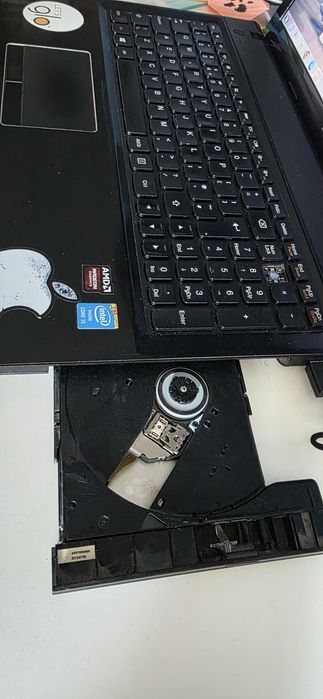 Vând laptop Lenovo - Intel Core  i5