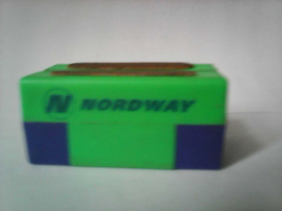 Хоккейный шлем, клюшка, гантели