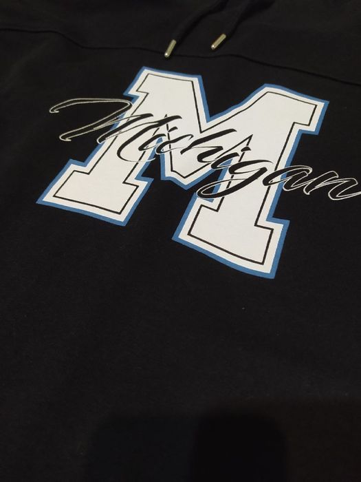 Продам толстовку женскую