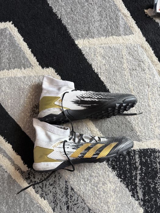Футболни маратонки Adidas Predator