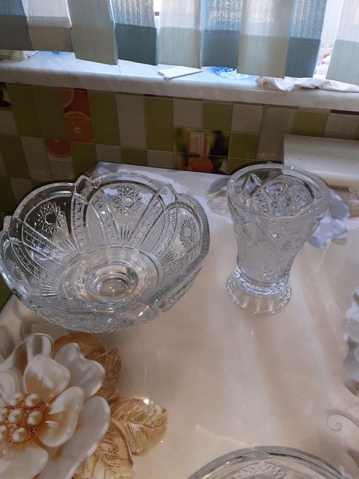 Продам хрустальные вазы