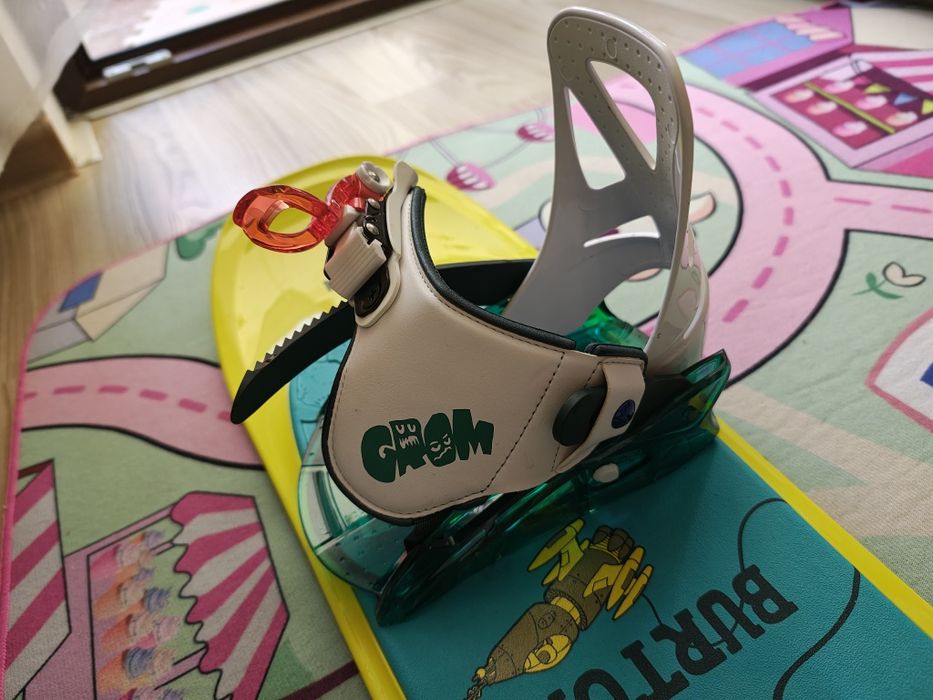 Set placa snow Burton Riglet cu legaturi