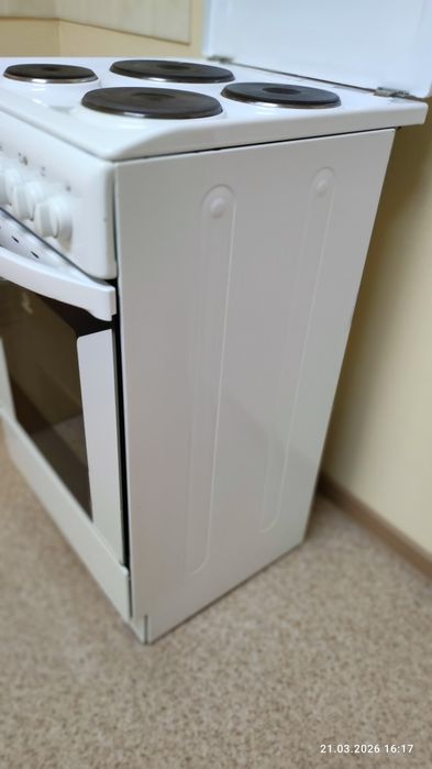 Продам по плиту INDEZIT