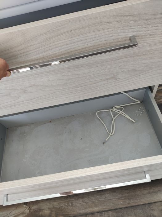 Мивка за баня със плавно затваряне на шкафчетата и лед светлина