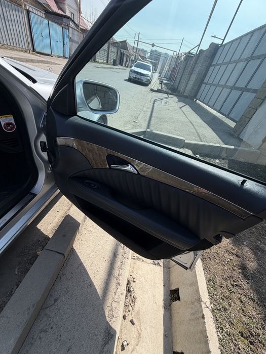 В продаже салон на 211.