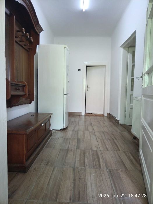 Casa cu doua camere de închiriat în Borș