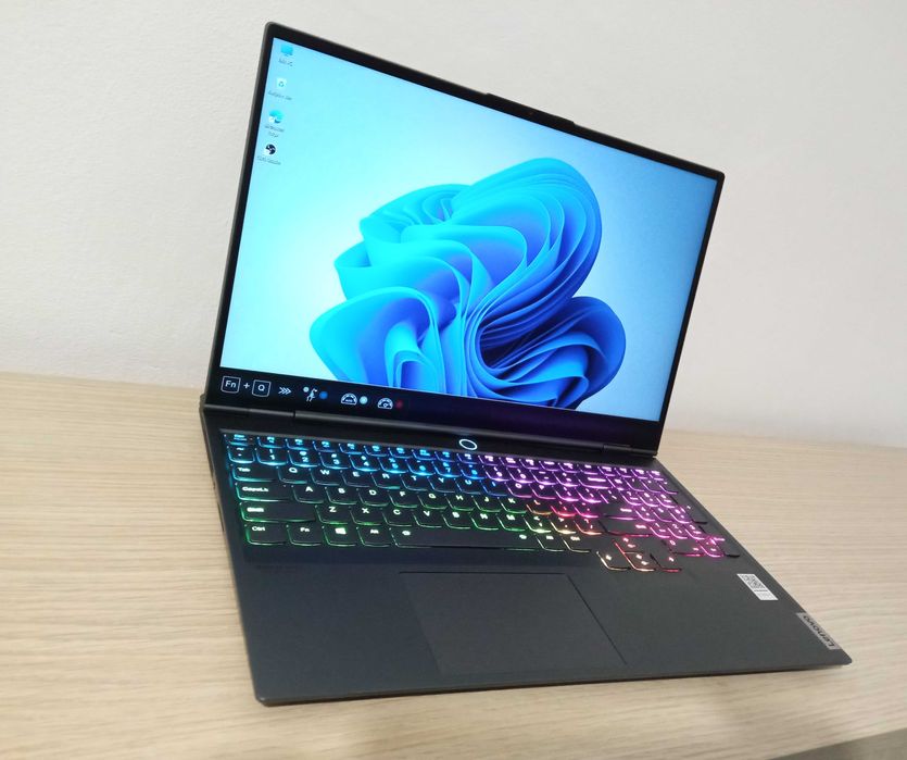 Laptop I9 32GB ram LEGION EXTREM GAMING SSD 1000GB placa video dedicata NVIDIA RTX ecran 15.6 inch 144Hz RATA REFRESH 2 placi video 7
