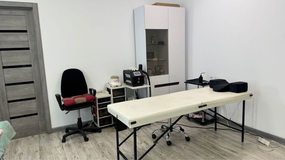 Сдается рабочее место готовое с кушеткой