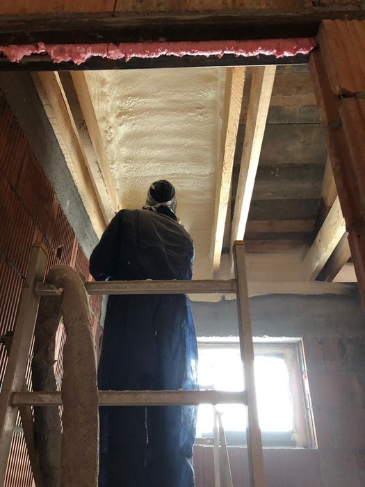 Izolatie Spuma Poliuretanica acoperiș si pod. Firma+Garanție 20 ani.