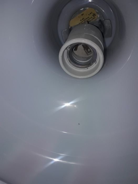 Новый плафон в комплекте