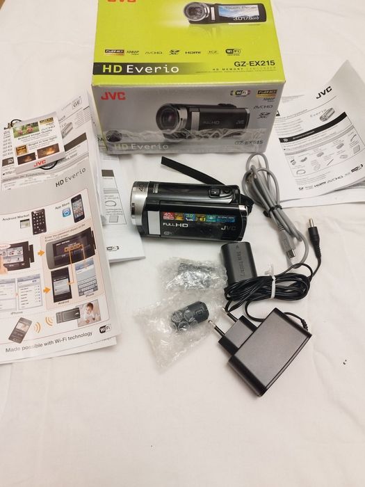 видеокамера JVC Everio GZ-EX210/GZ-EX215