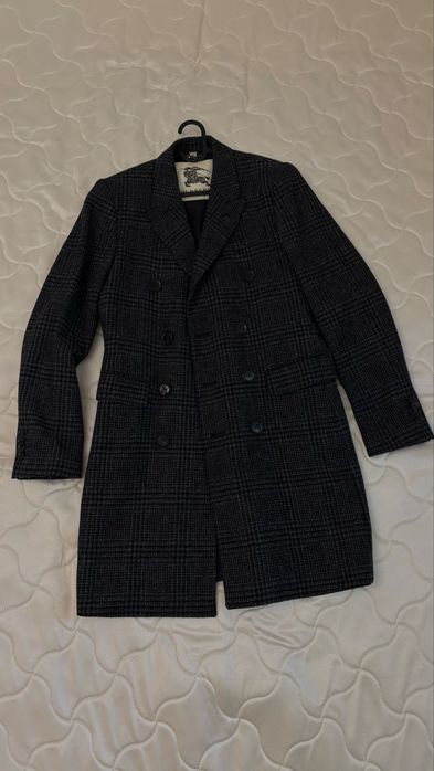 Пальто Burberry.