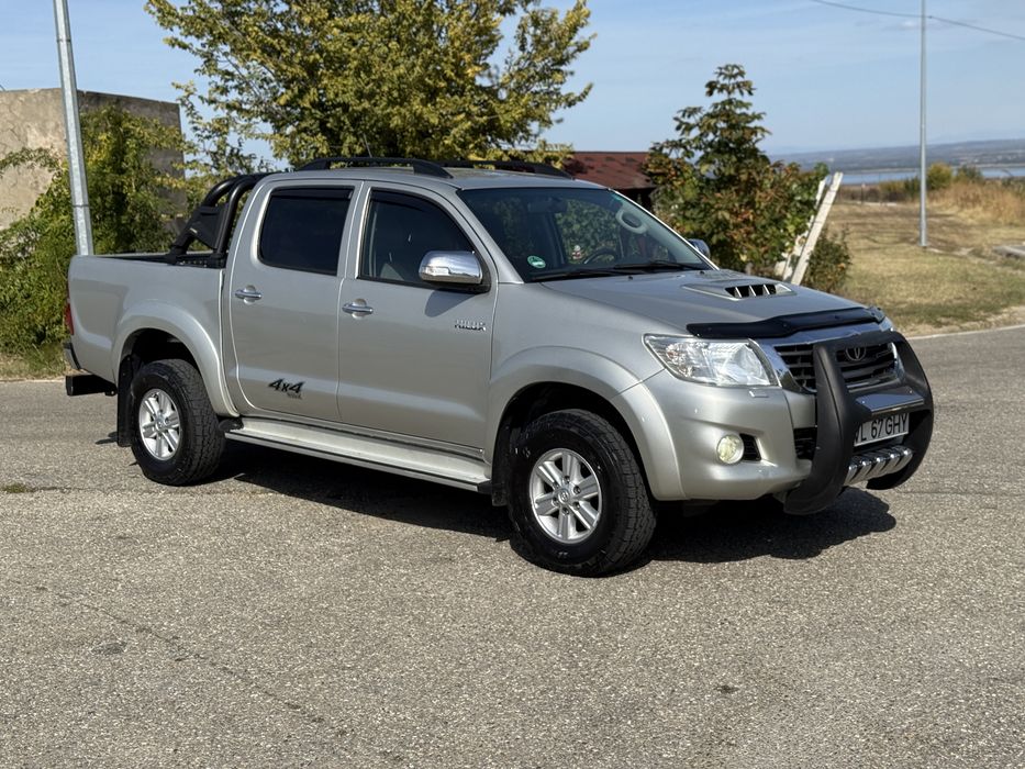 Toyota Hilux 2.5 /4x4/ 2013