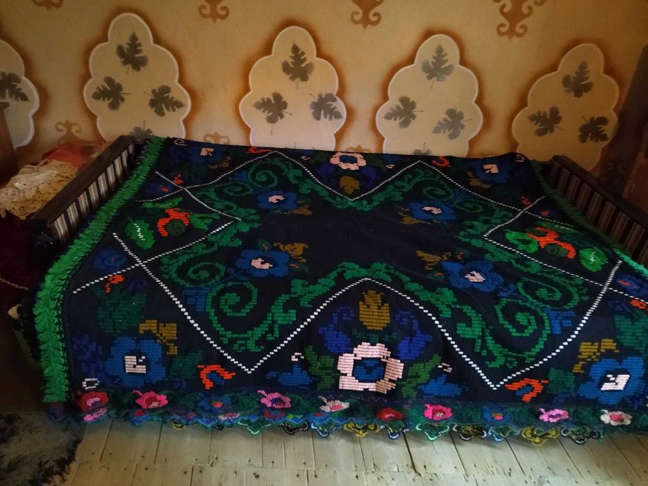 Covoare Tradiționale Țesute Manual – Modele Vintage / Artizanat