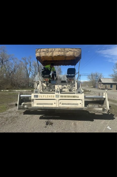 Асфальтоукладчик