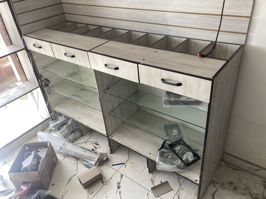 Magazin mebellari srochna sotiladi