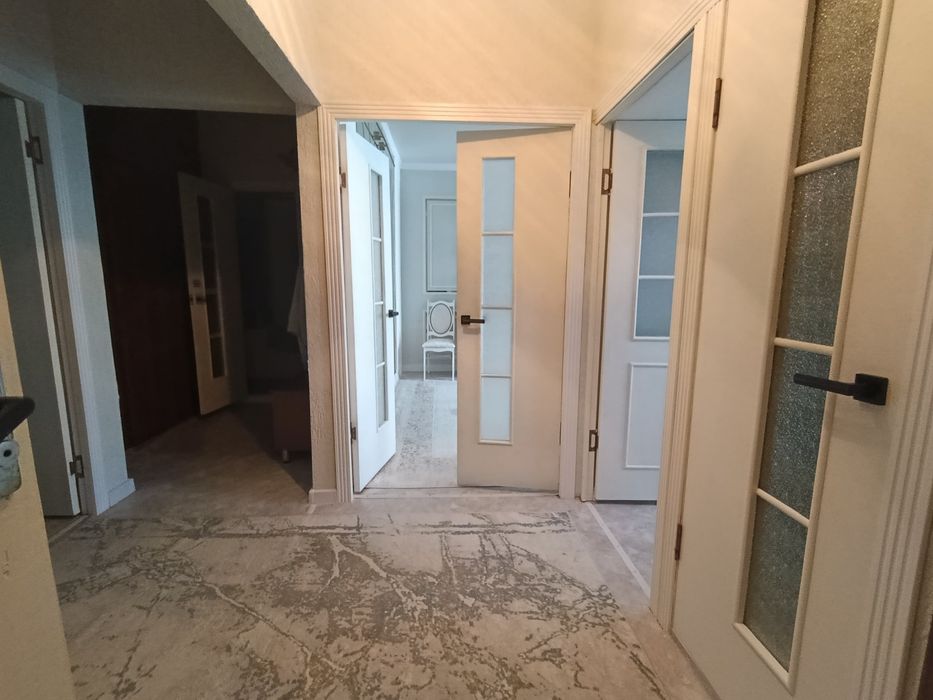 4комн кв, 4 эт , 7мкр,51 д, молоч кух