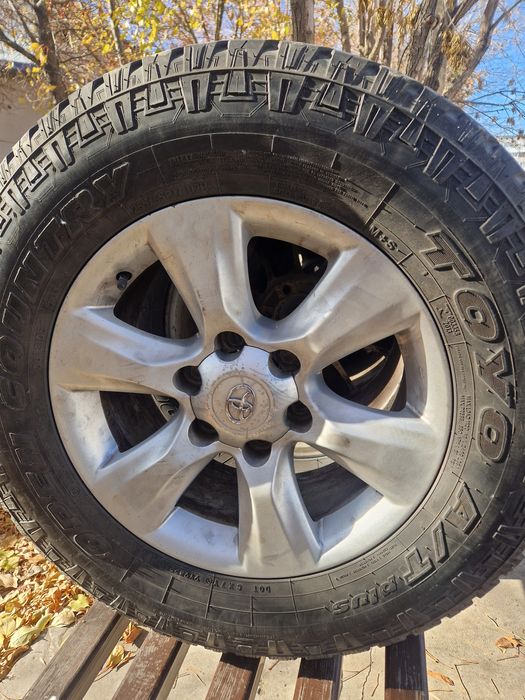 Продам комплект летних шин 265-65r17