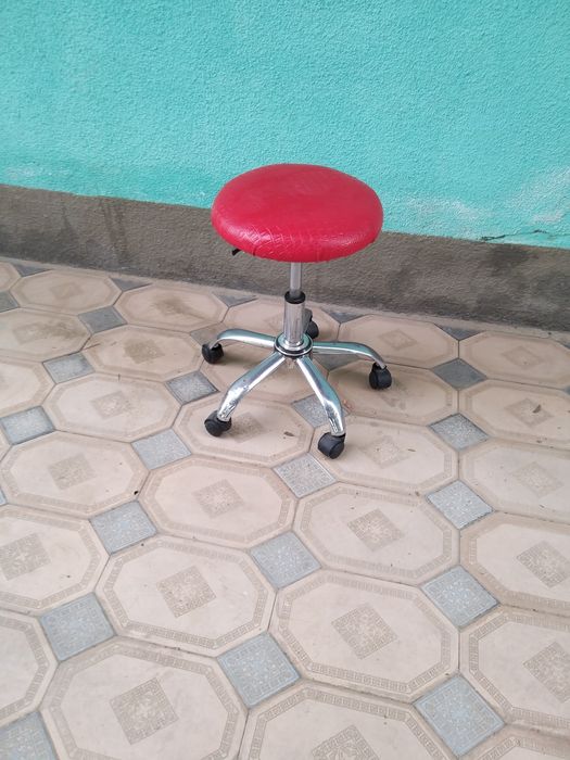 Продается мебель для салона красоты.