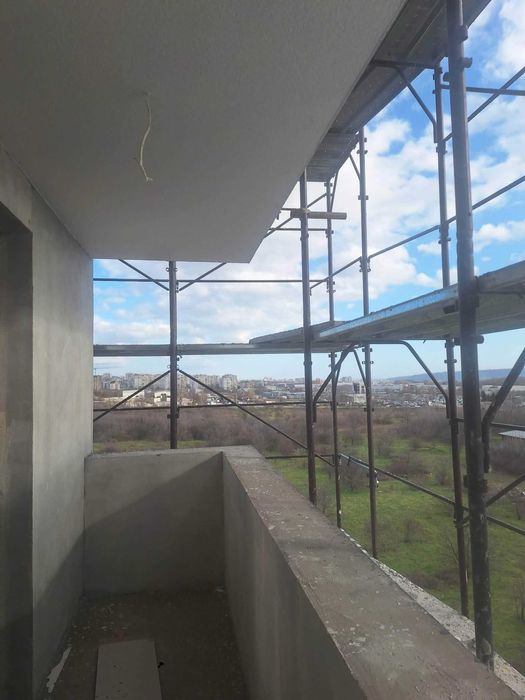 Двустаен офис в ж.к. 'Владислав Варненчик'