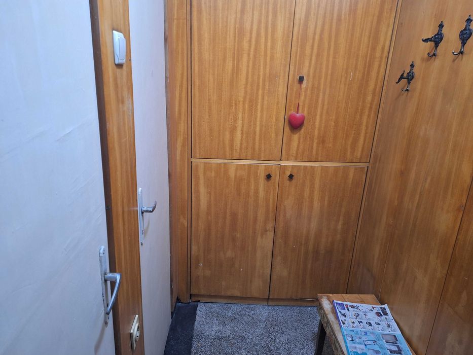 Дава се под наем Едностаен апартамент в Плевен, Идеален център - 42 кв.м за 204 € - Снимка #2