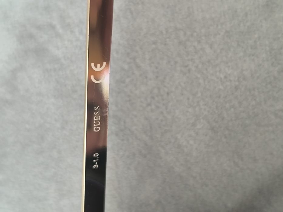 Слънчеви очила Guess