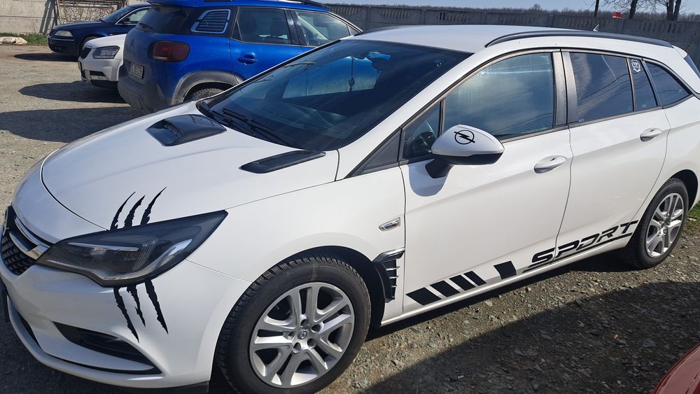 Vând sau schimb Opel Astra k 2019