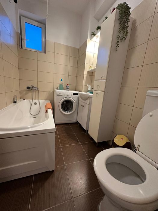 Proprietar Garsoniera, parcare proprie 30 metri de metrou Dimitrie Leo