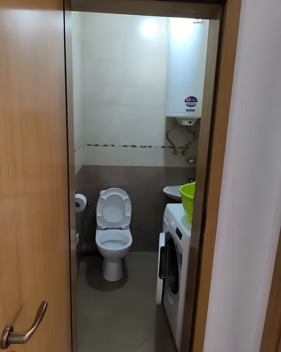 Дава се под наем Тристаен апартамент в София, Студентски град - 95 кв.м за 714 € - Снимка #2