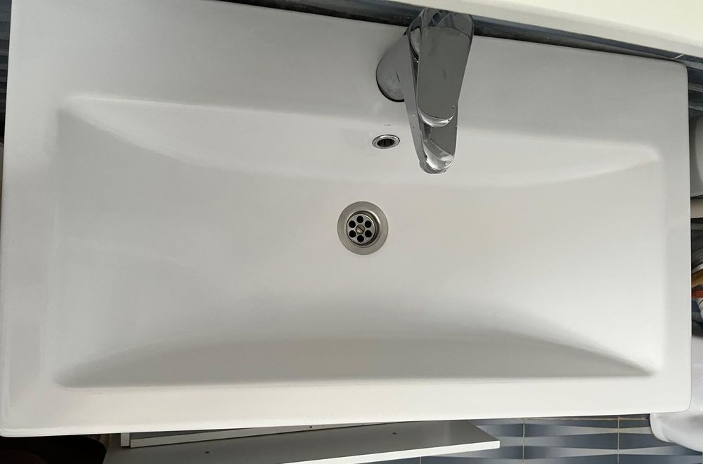 Раковина с тумбой